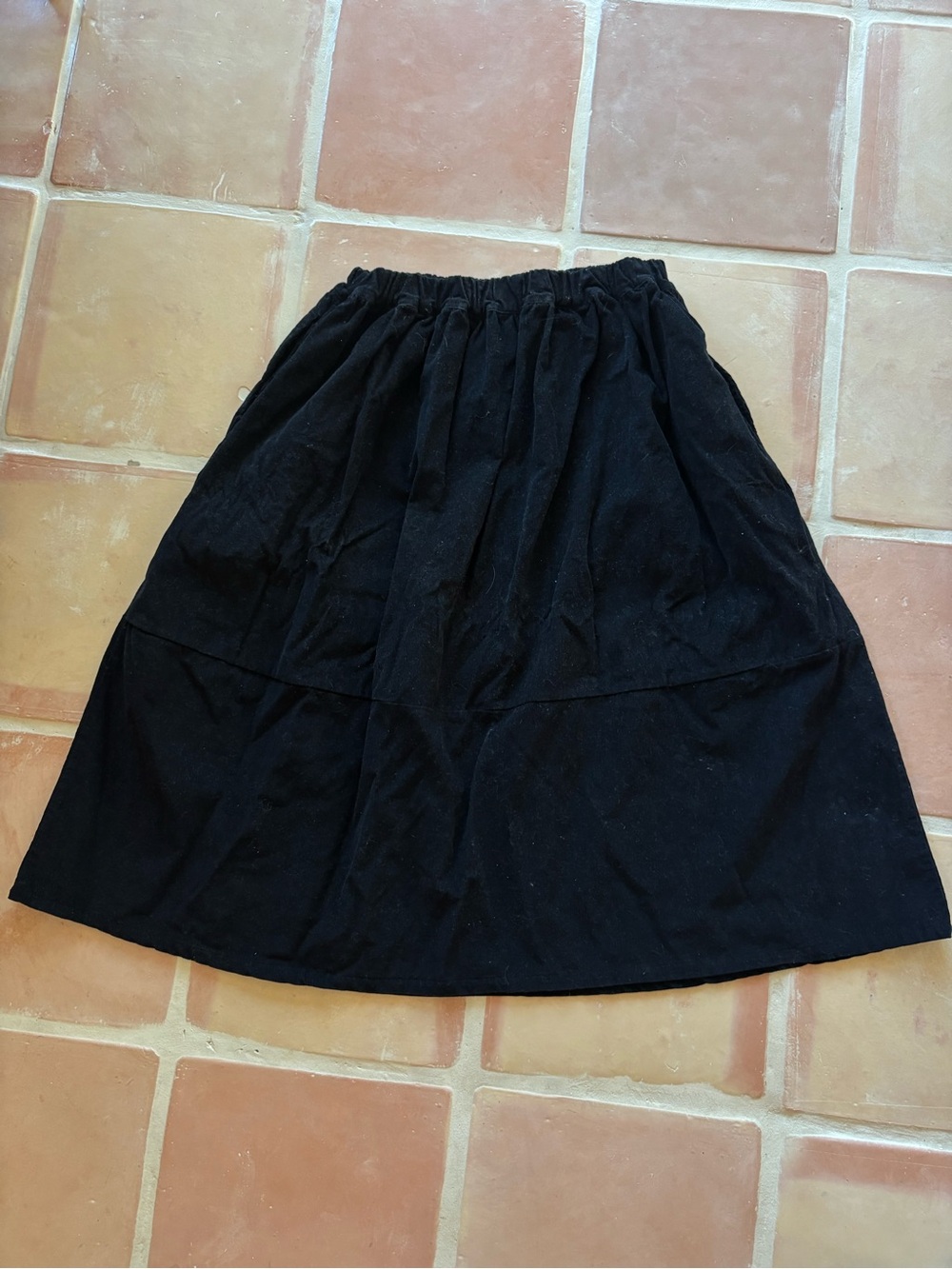 Designer Yao Black Corduroy midi Skirt Like New